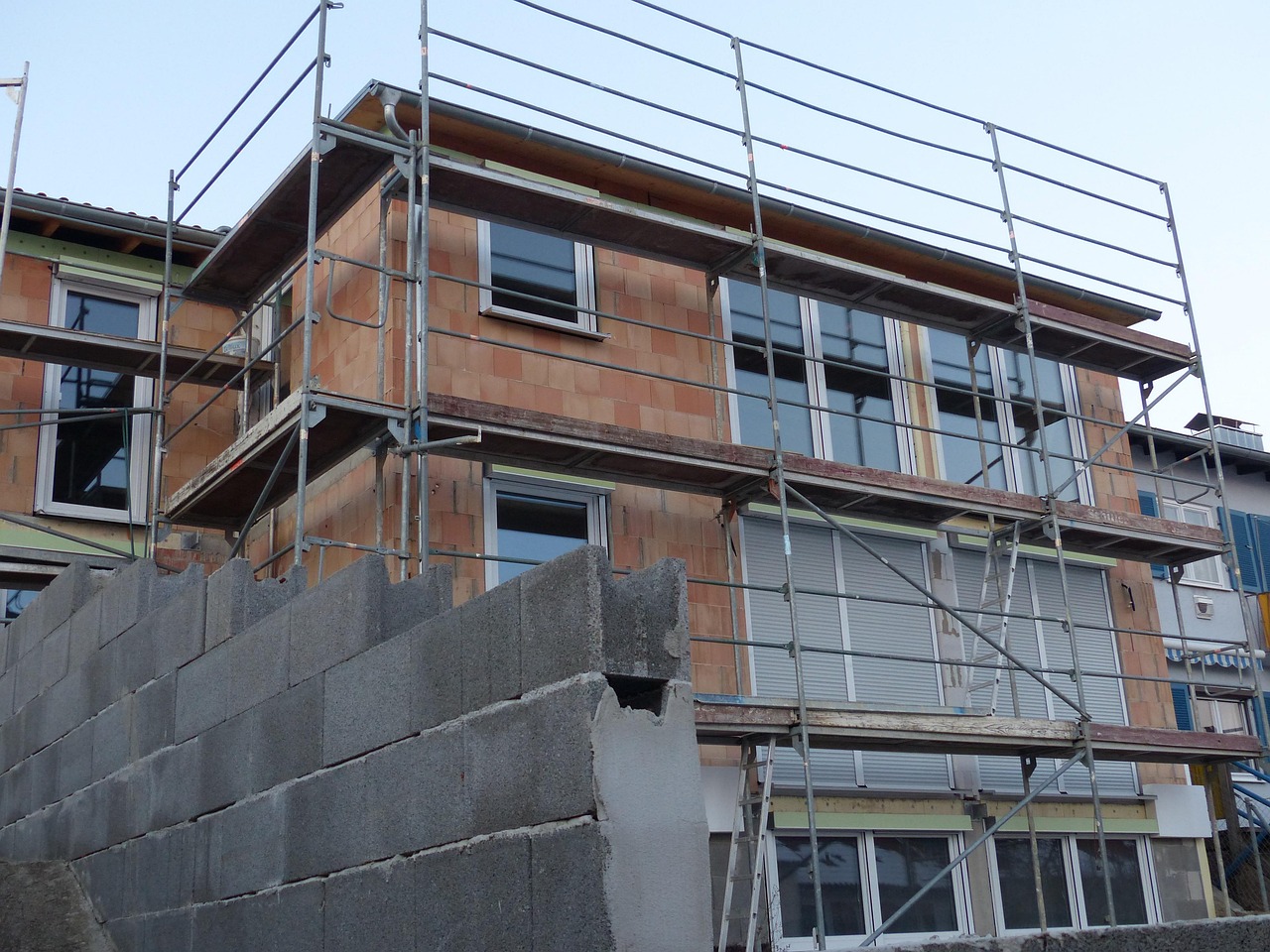 Constructeur maison Rennes : 5 points à contrôler avant de signer une offre terrain + maison