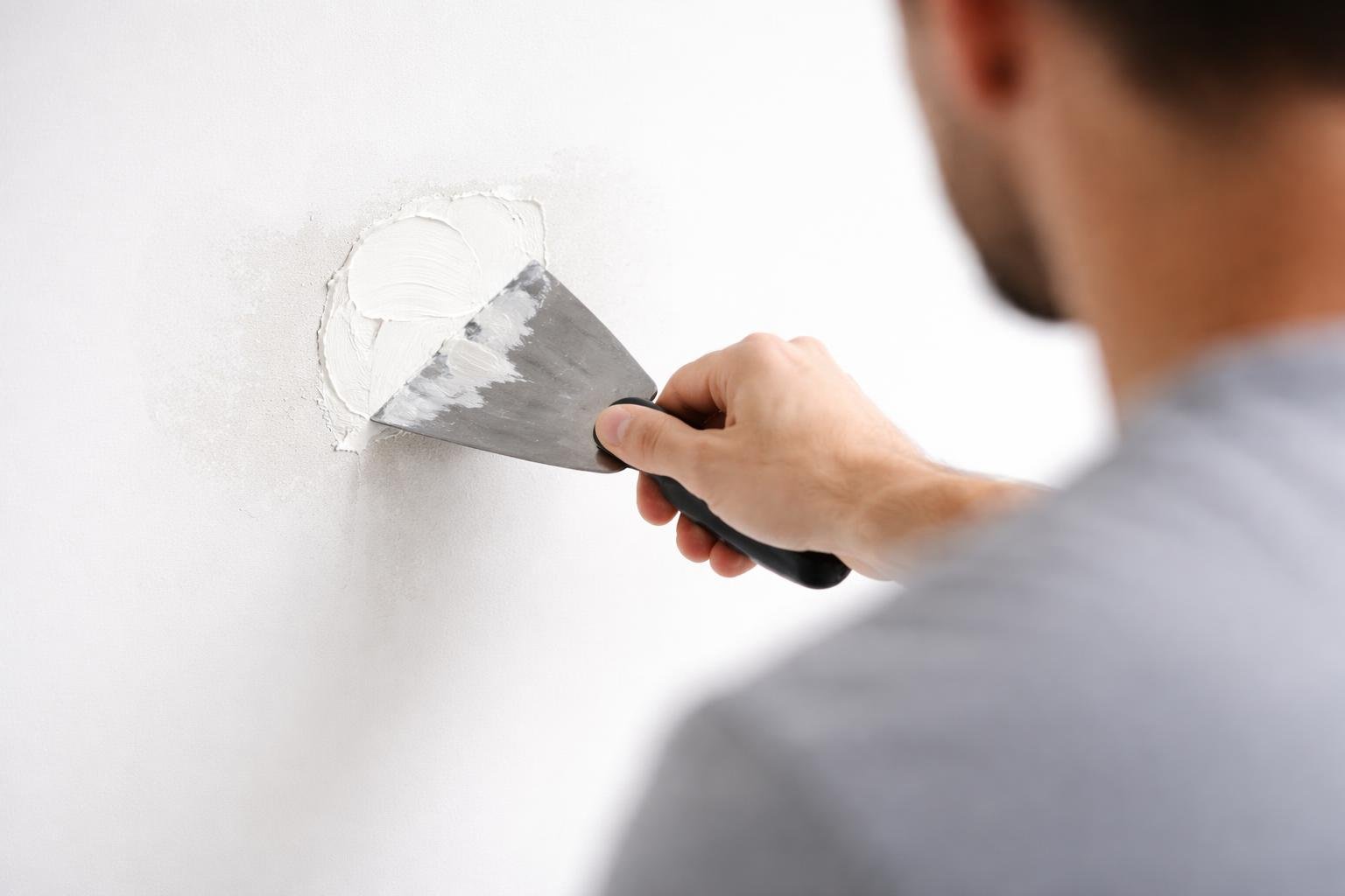 Reboucher les Trous des Murs : Comment Faire sans Traces ?