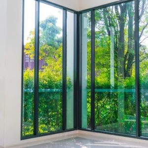 Fenêtre PVC en couleur : allier esthétique et performance dans l&rsquo;habitat moderne