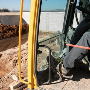 Terrassement, tranchées, aménagement : les usages courants de la mini-pelle