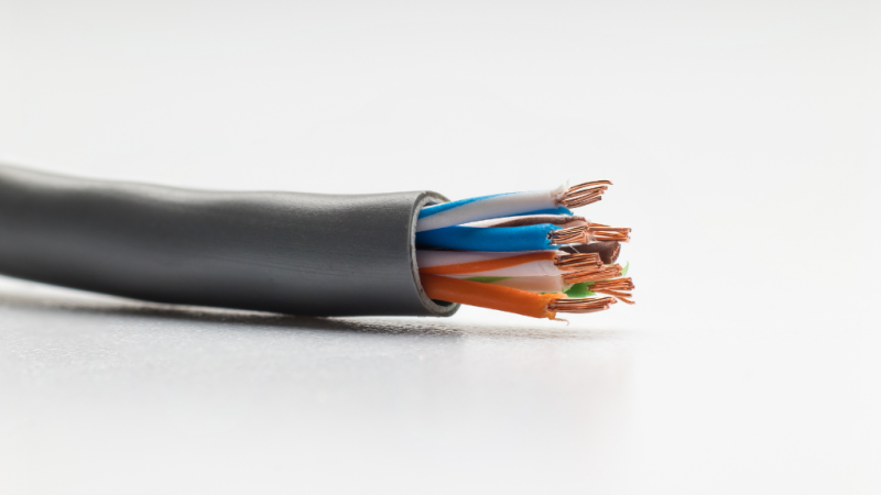 Câble blindé : rôle, usages et conseils pour une installation électrique performante