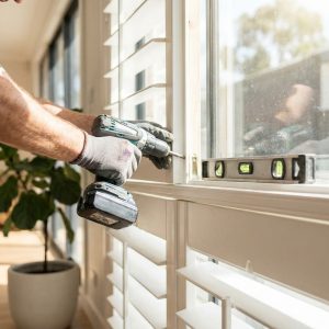 Guide complet pour la pose et l&rsquo;installation de volets dans votre maison