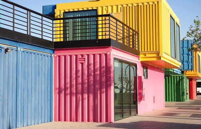 Aménager un container maritime : quelles solutions pour faciliter son déplacement et son installation ?